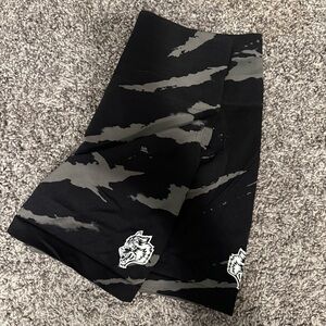 Darc Sport SHE - Size M Camouflage Shorts NEVER WORN